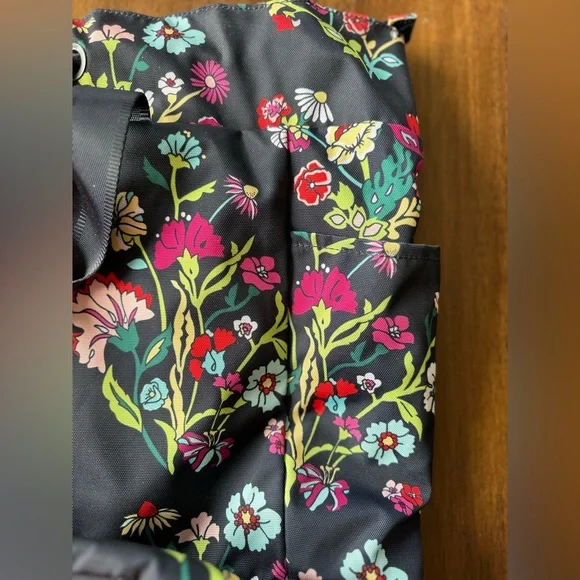 Vera Bradley Reactive Sports Floral Bag- BNWT - Picture 2 of 4